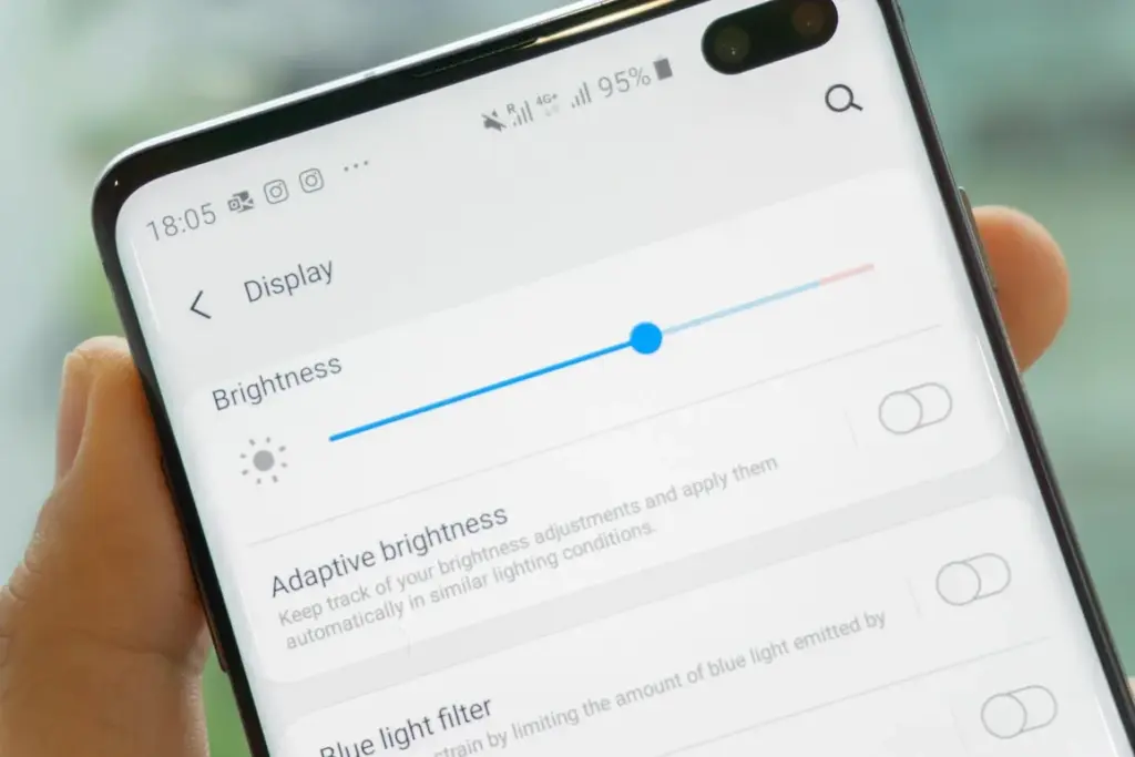 samsung adaptive brightness