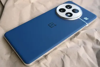 OnePlus 13 blue back
